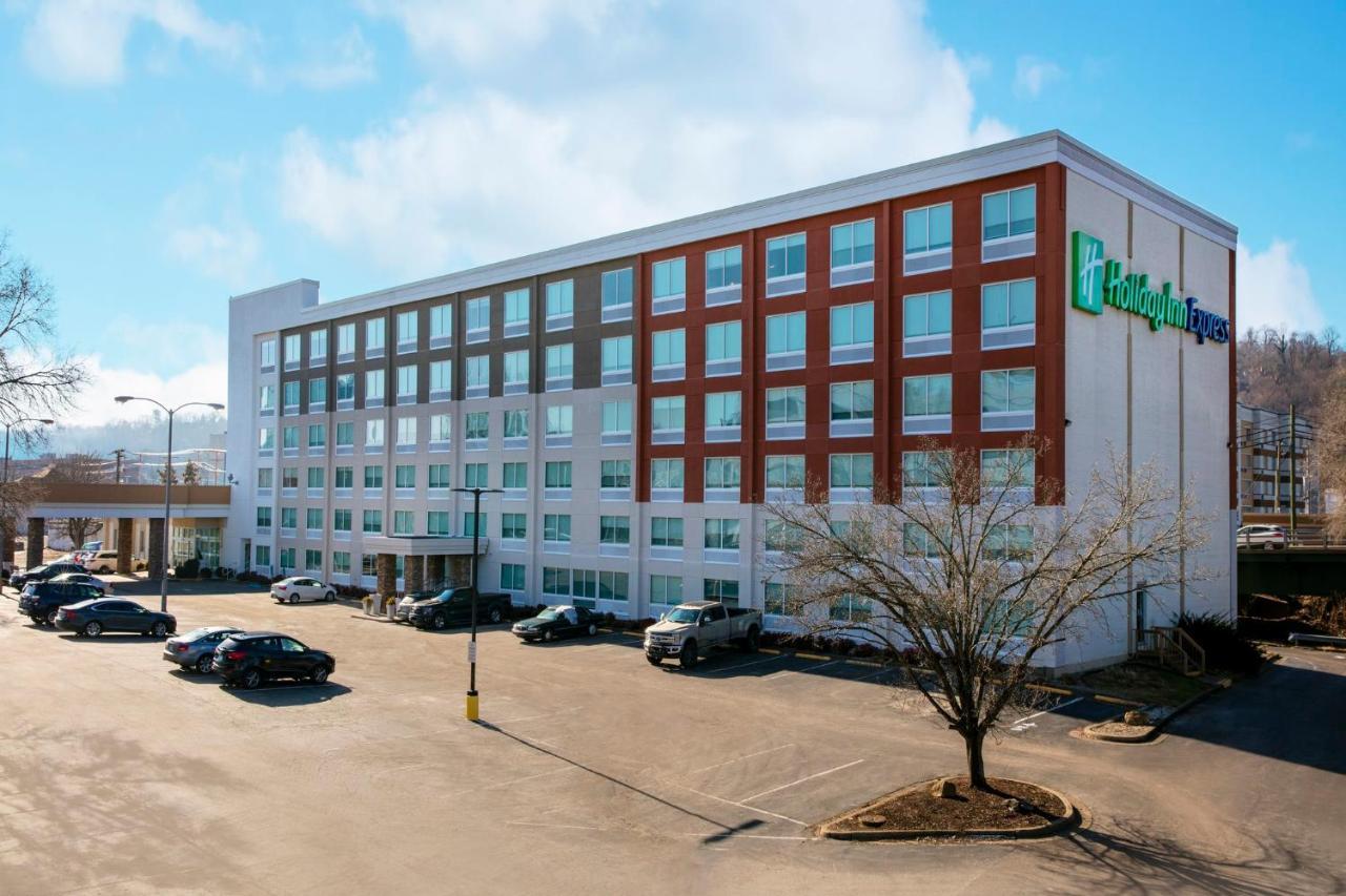 Holiday Inn Express Charleston-Civic Center By Ihg Exterior foto