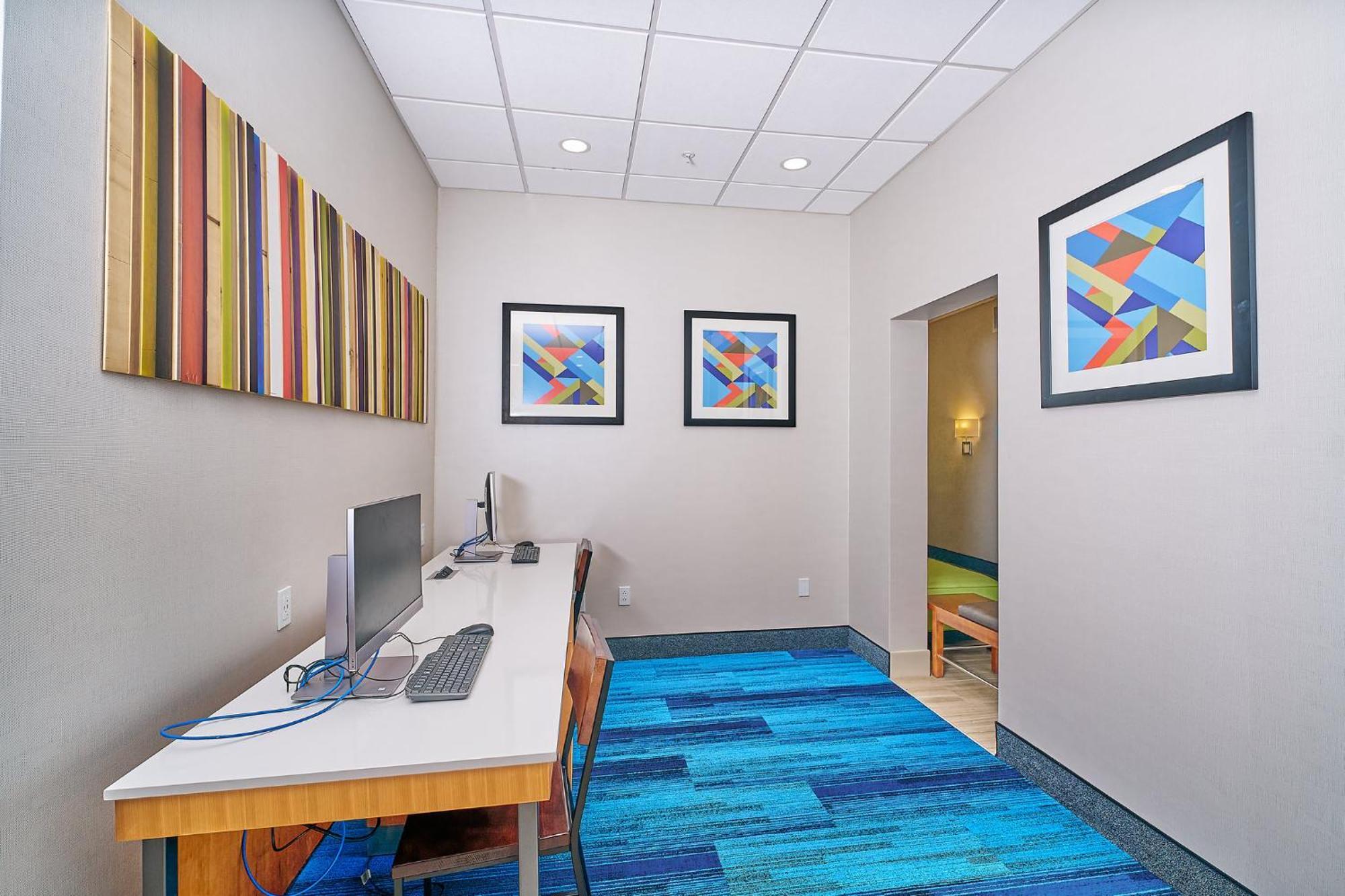 Holiday Inn Express Charleston-Civic Center By Ihg Exterior foto